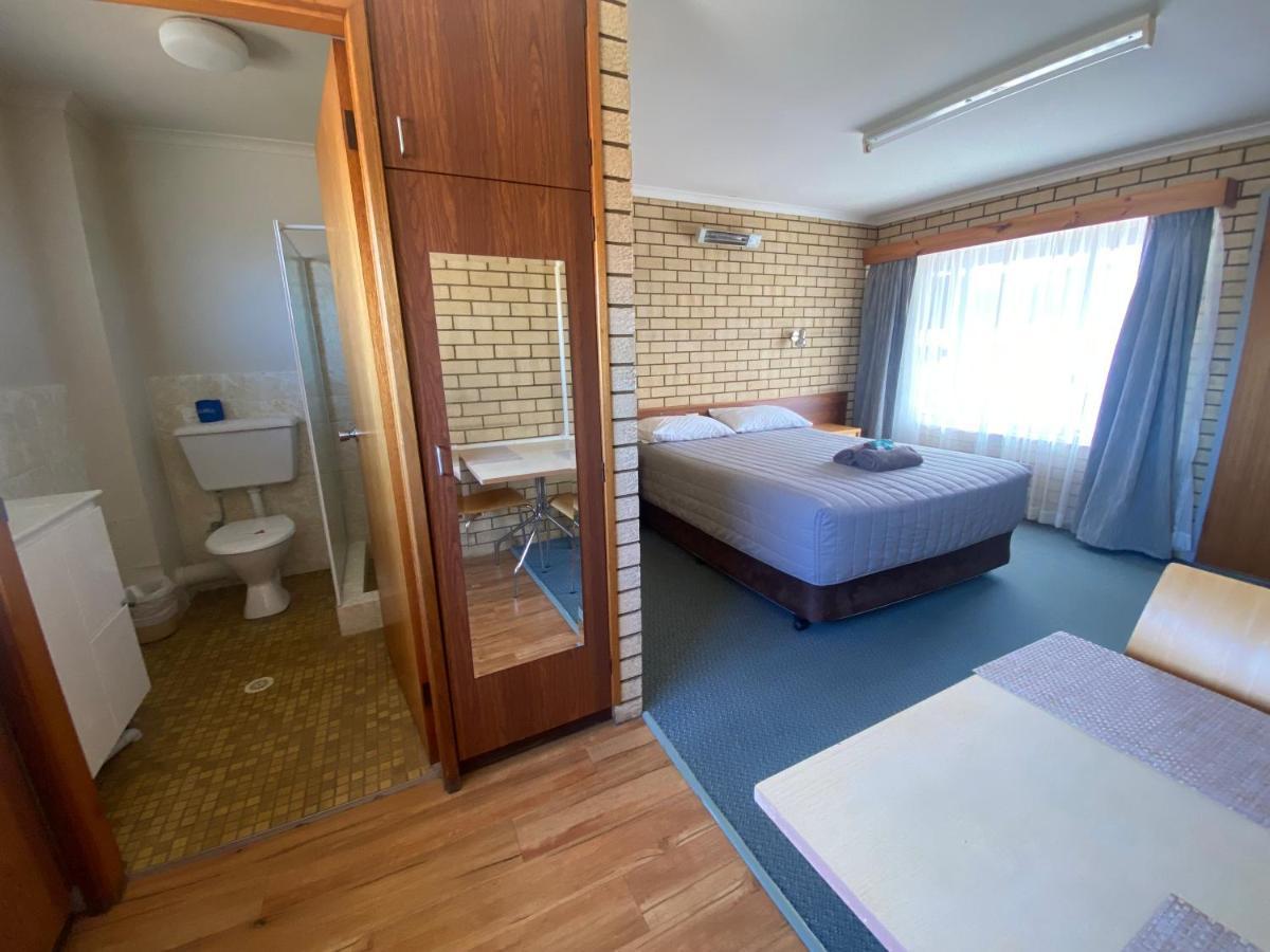 Coastal Comfort Motel Нарума Екстер'єр фото