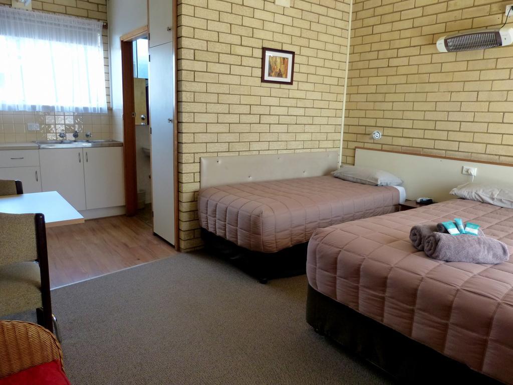 Coastal Comfort Motel Нарума Номер фото