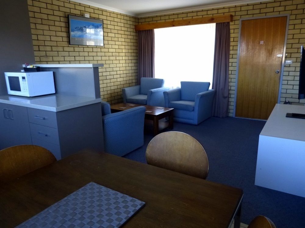 Coastal Comfort Motel Нарума Екстер'єр фото